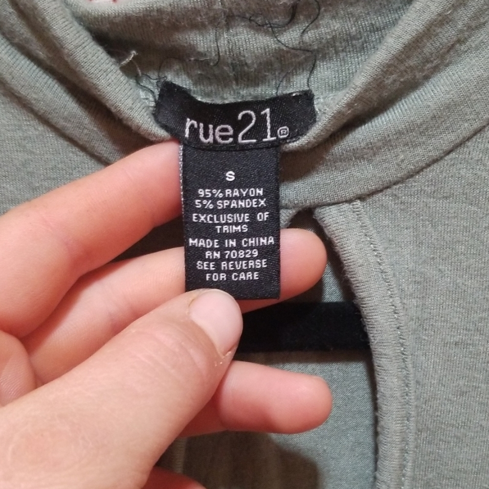 Tanktop - Picture 2 of 3